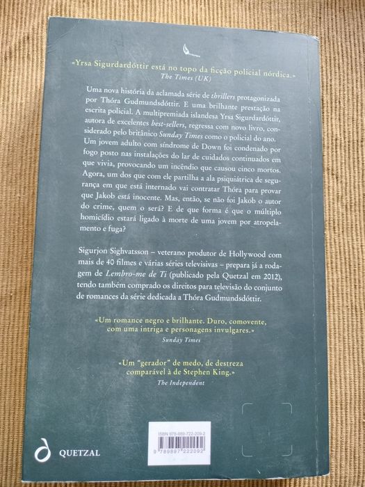 Vendo livro "Alguém para tomar conta de mim"  de Yrsa  Sigurdardottir