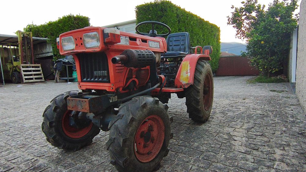 Trator kubota 4x4