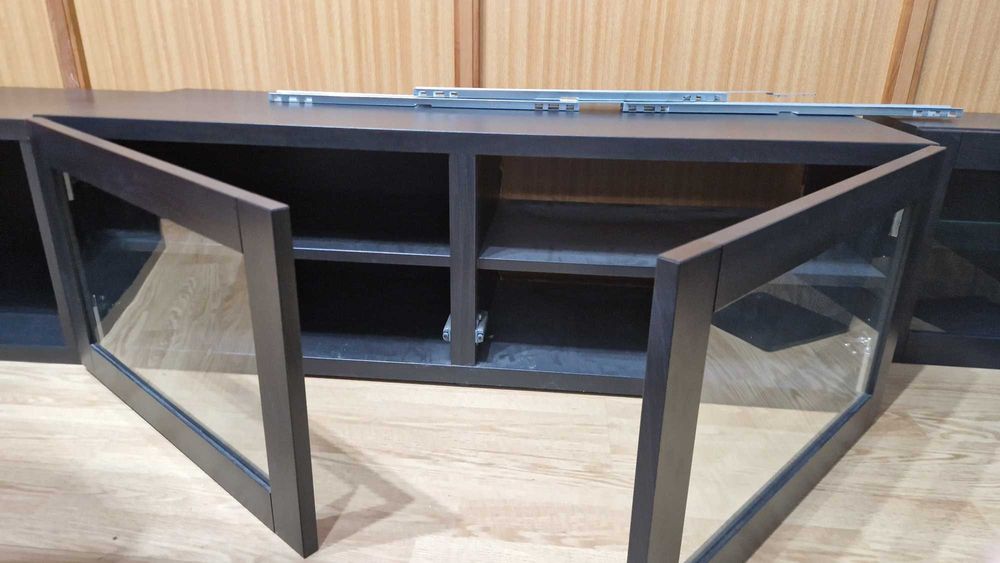 Módulos estante com portas de vidro