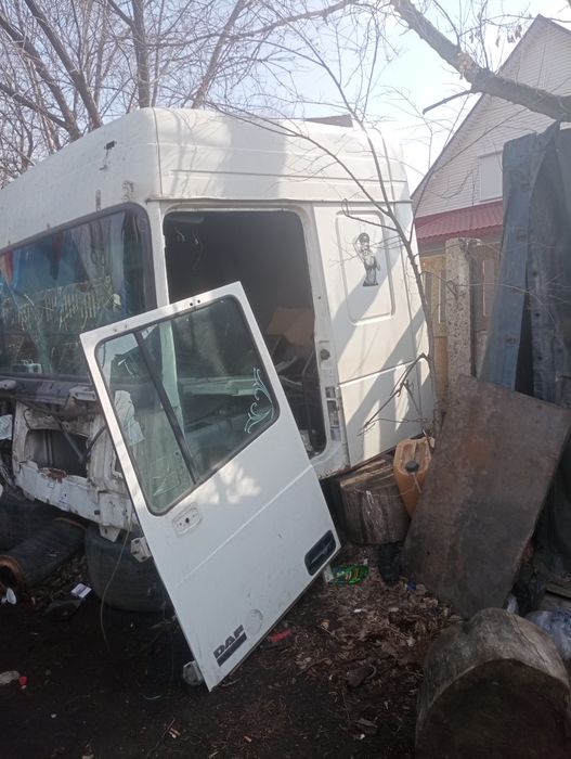 Продам на DAF105 и 95й четверть кабины