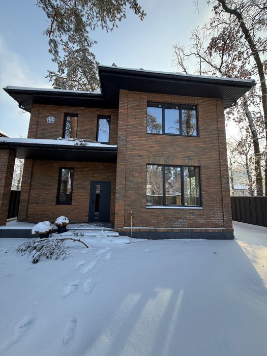 Цегляний будинок в Ірпені  130 м²  4,5 сотки  газ