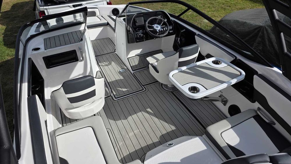 Jacht motorowy YAMAHA 195S