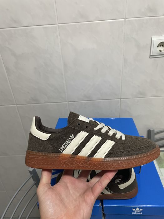 Adidas Spezial novas