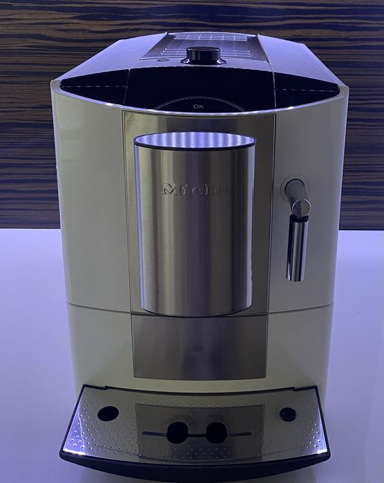 Ekspres Miele CM 5200 - z pojemnikiem na mleko