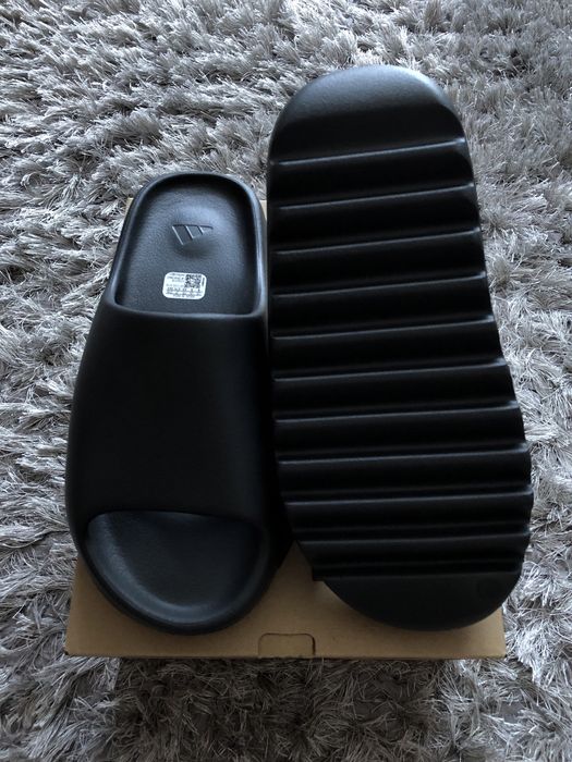 (43) Adidas Yeezy Slide Onyx