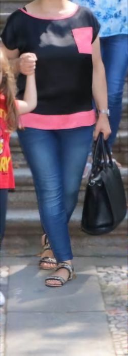 Blusa acetinada preta e vermelha tamanho L