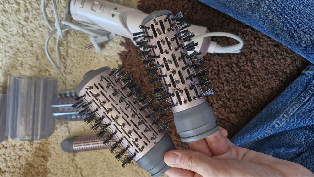 Продам фен щетка Philips BHA735/00