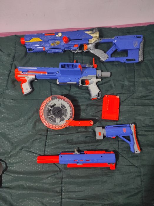 NERF...N-STRIKE..2 pistolas.