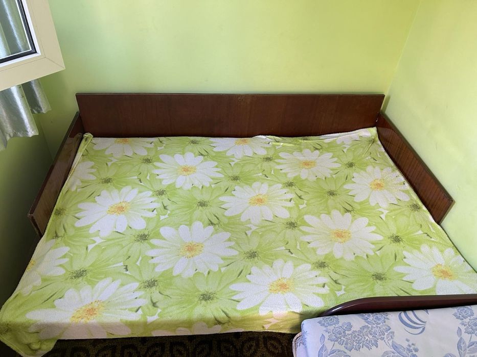 Кровать двуспальная с матрацем 2 шт
