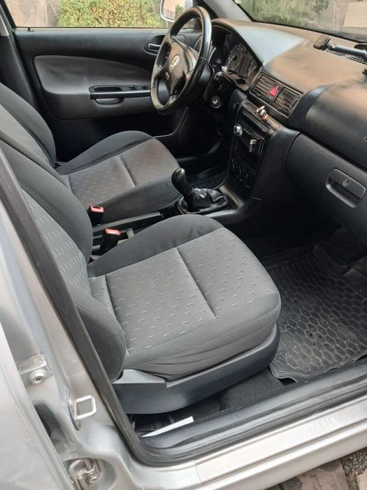 Шкода Октавія 2008 рік 1,6 МРІ  бензин-газ