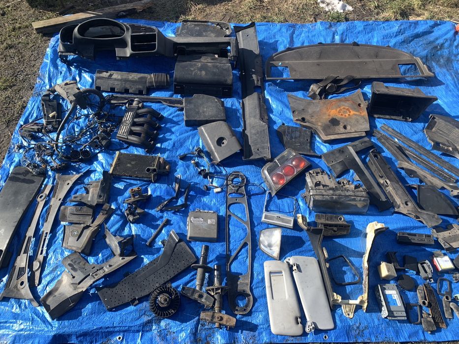 Запчастини БМВ E36 318tds m41 Бампери