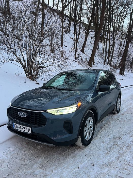Продаю новий Ford Escape