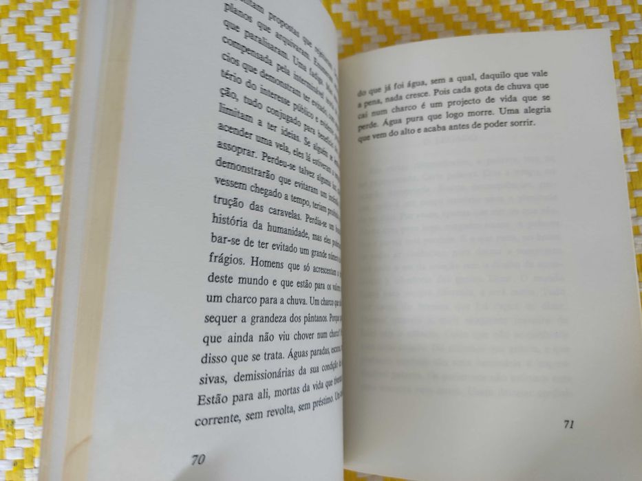 Tempo de Vésperas 
Adriano Moreira