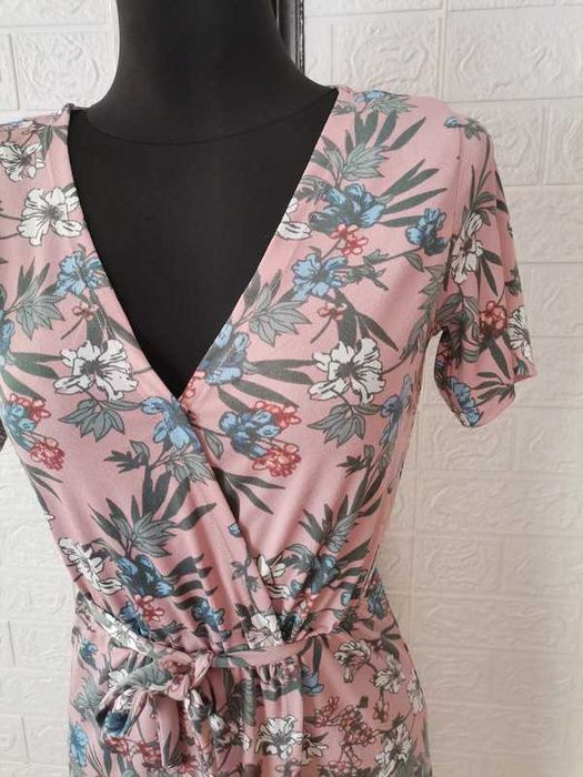 śliczna sukienka s/36 cena 28 zł