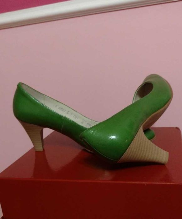 Туфлі - зелений човник
"Alpina"