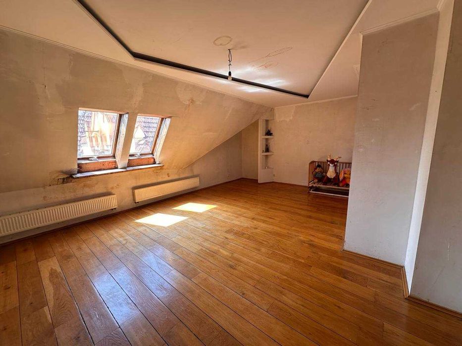 Продається 1/4 частина будинку, 266 м², біля Озерянки