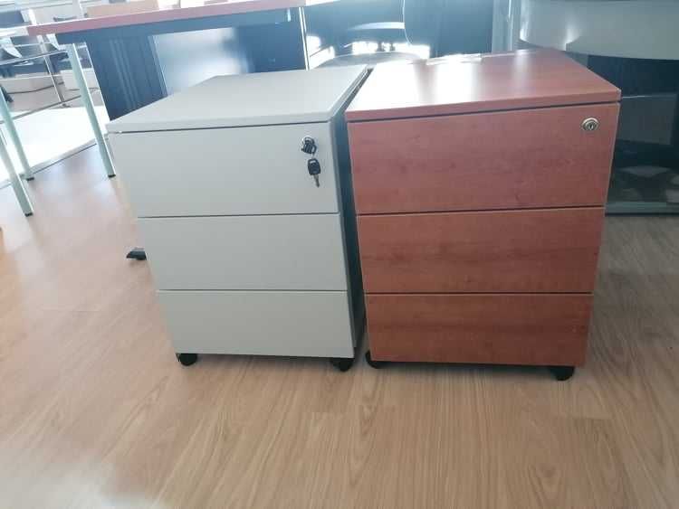 Bloco rodado 3 gavetas em chapa / melamina cinza