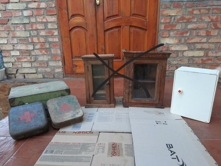 Аптечка та ящик для ліків СССР