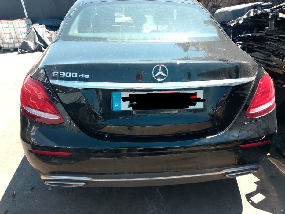 Mercedes-Benz E300 W213 Sedan Gasóleo/elétrico 306 cv