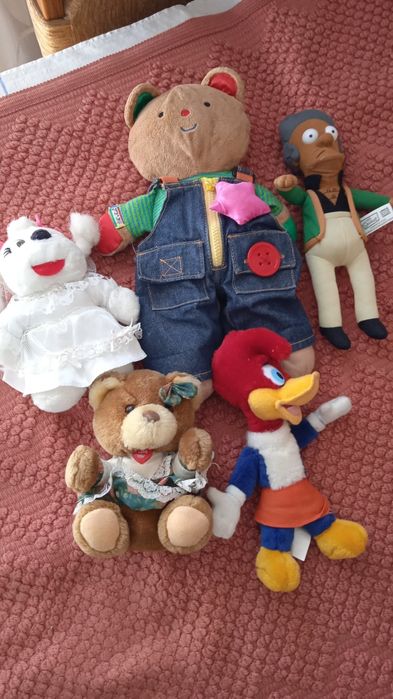 Мягкие игрушки мишки и т,д