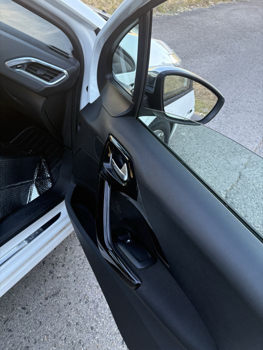 Peugeot 208 — fotografia 6