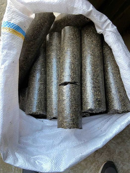Топливный брикет из агро отходов подсолнуха