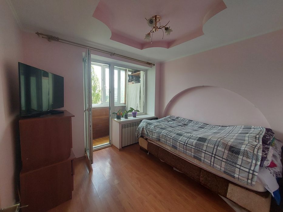 Продам 1-кімнатну, вул. Героїв Маріуполя 9, М Іподром