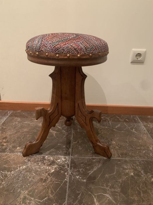 Banco de piano restaurado