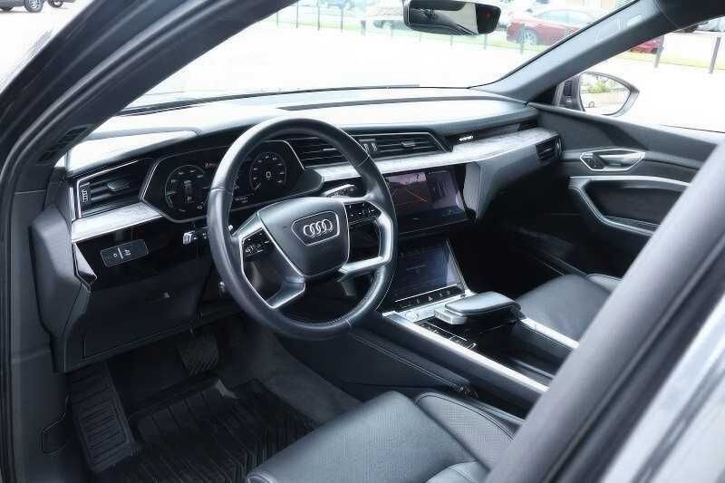 2019 Audi e-tron quattro Prestige