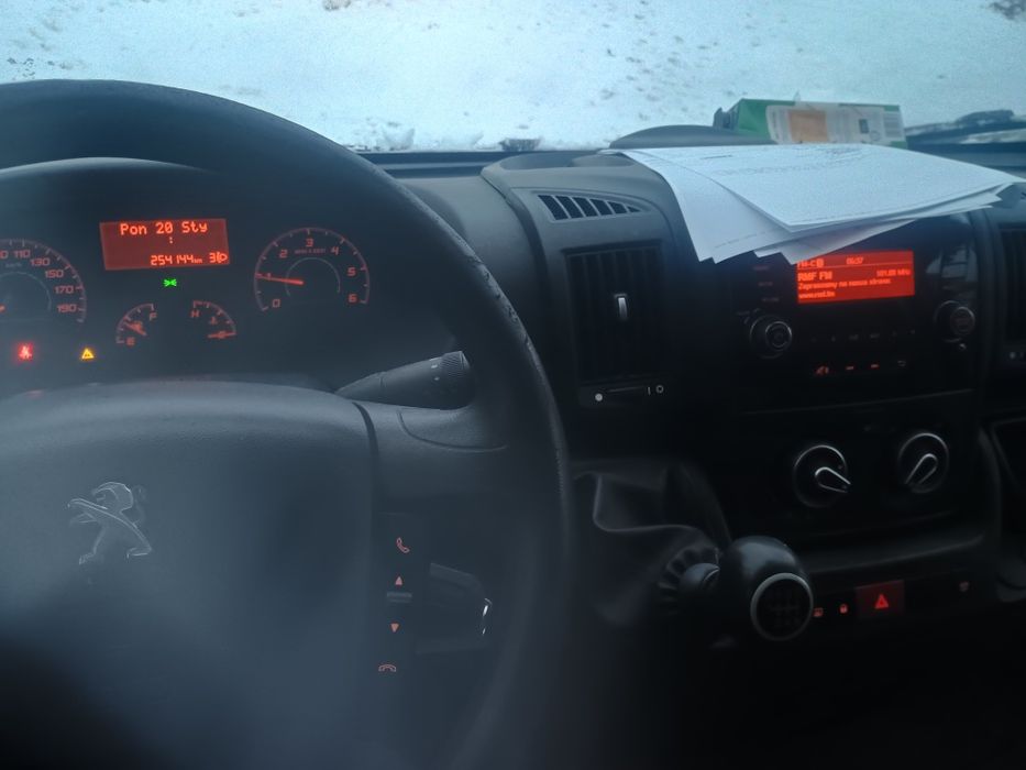 Sprzedam samochód dostawczy Peugeot boxer