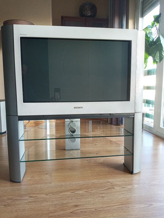 Sony Triniton Wide KV-32FC60Z + Móvel