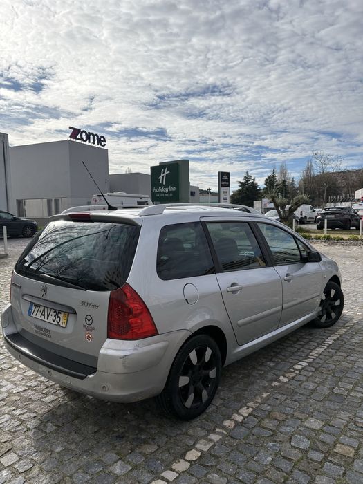 Peugeot 307 SW TDI 2005 . Carrinha a gasoleo , bancos em pele , teto panoramico , ar condicionado digital