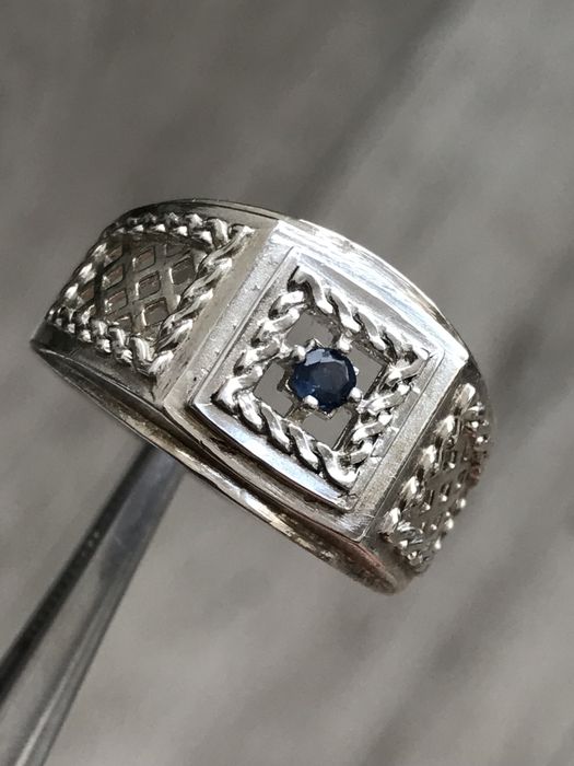 Кольцо перстень мужской сапфир серебро