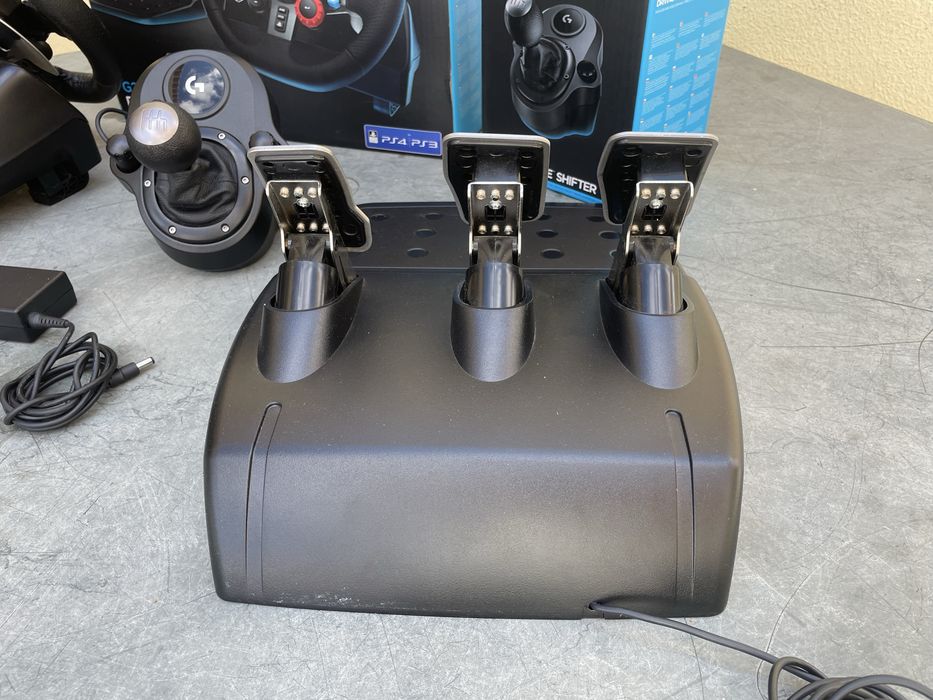 Logitech G29 + Shifter (PS4/ PS5 / PC)
