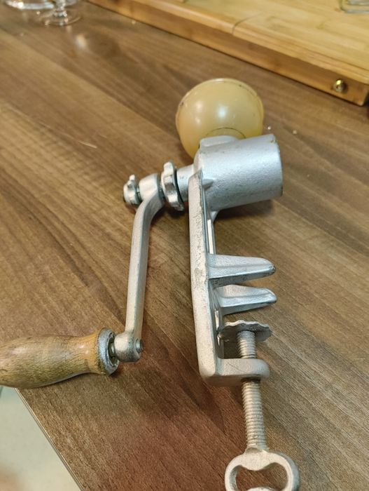 Maszynka do mielenia czosnku