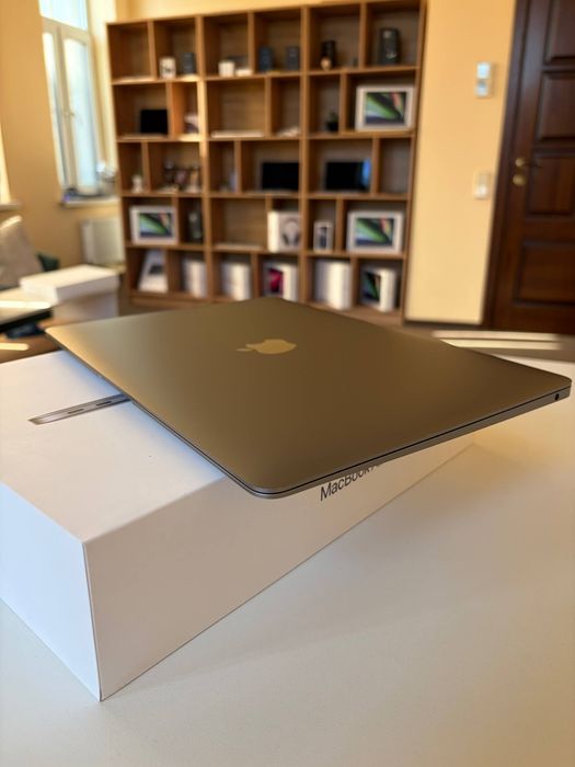 MacBook Air 13" Space Gray Late 2020 (MGN63)