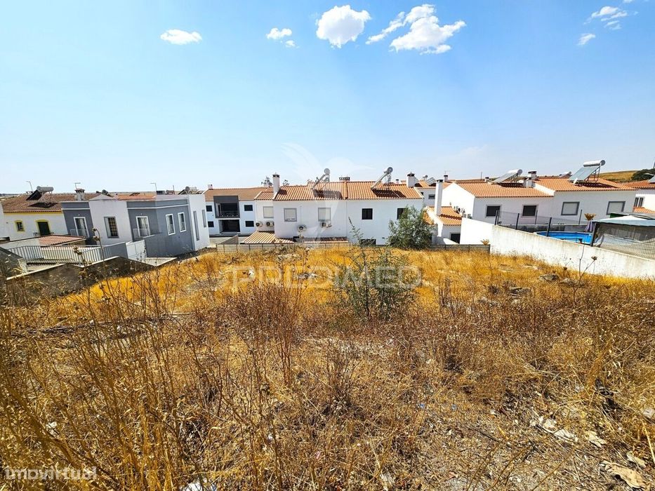 Terreno com Projeto para a construção de 3 Moradias em Castro Verde