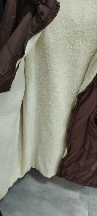 Dluga kurtka dwustronna Sherpa czekoladowa 2xl
