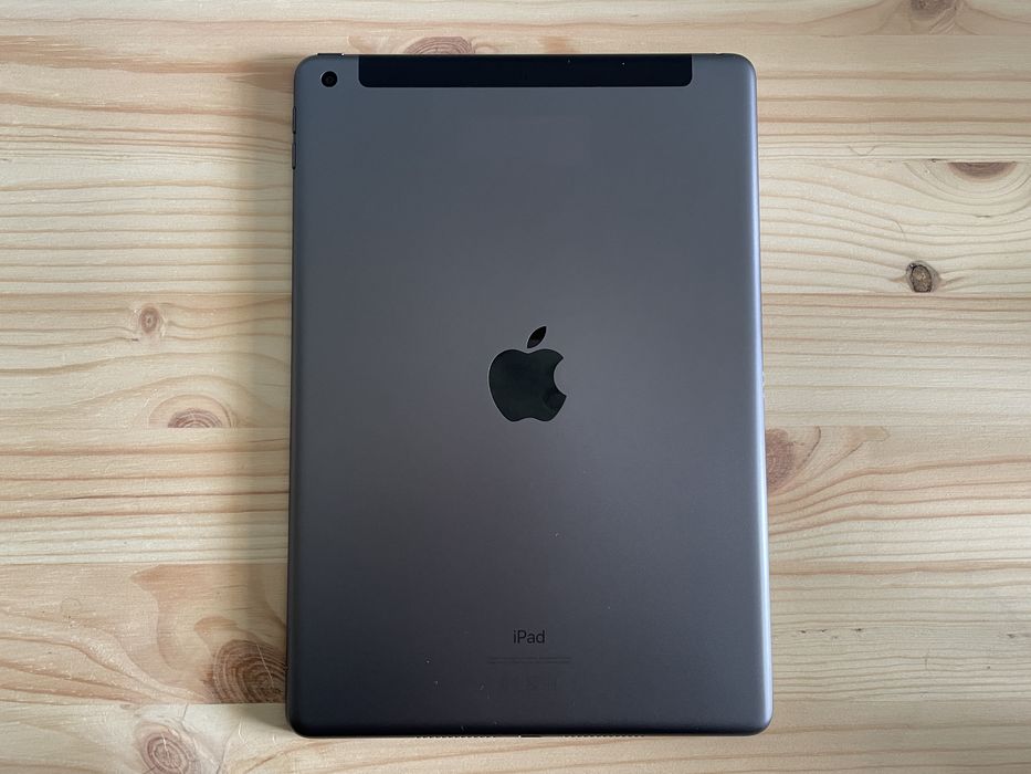 iPad 8 geração (128GB) + acessórios