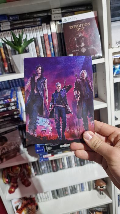 Devil May Cry 5 + Definitive Edition