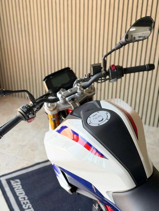 BMW G310R de 2022