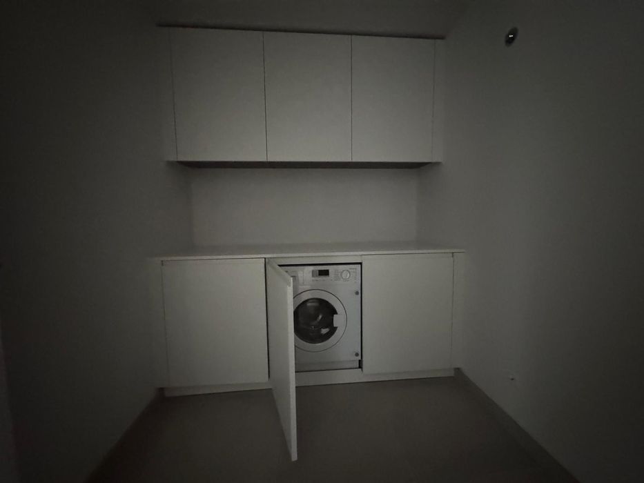 O Seu Novo Refúgio em Miraflores: T3 Exclusivo com Piscina e Ginásio