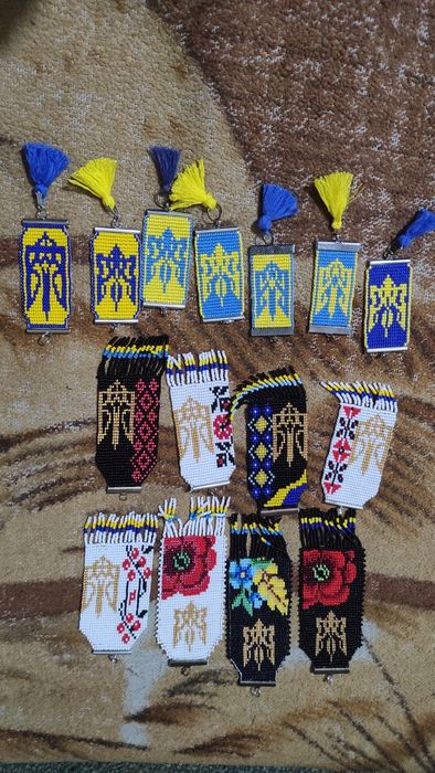 Патріотичні підвіски в авто