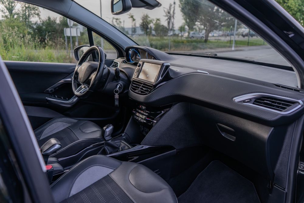 Peugeot 2008 Allure | C\Camera – CarPlay – Hill Climb Control – Luzes de ambiente