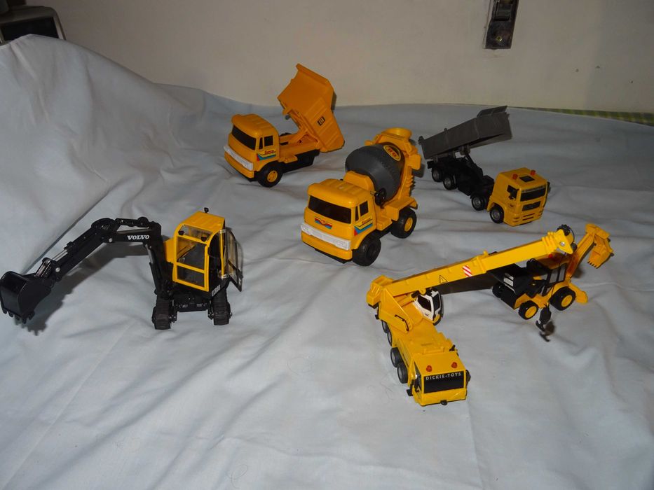 retroescavadora, camiao grua, camiao de carga para colecionar
