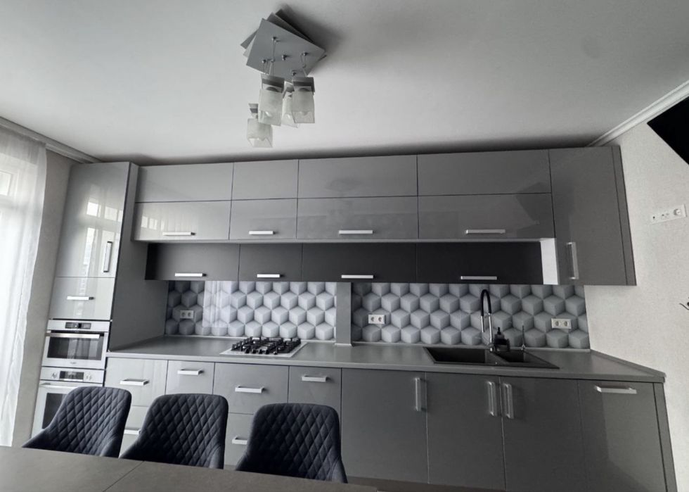 Продається 2-х кімнатна квартира на Каскаді