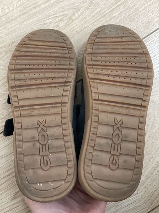 Tenis Geox,  azul escuro, apertam com 2 velcros