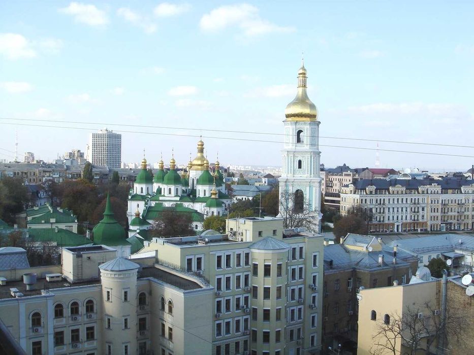 Ірининська 5/24, новий будинок в центрі біля Софіївського собору