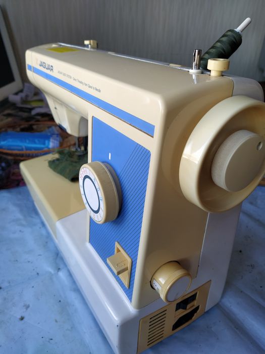 Швейна машина Ягуар 444.