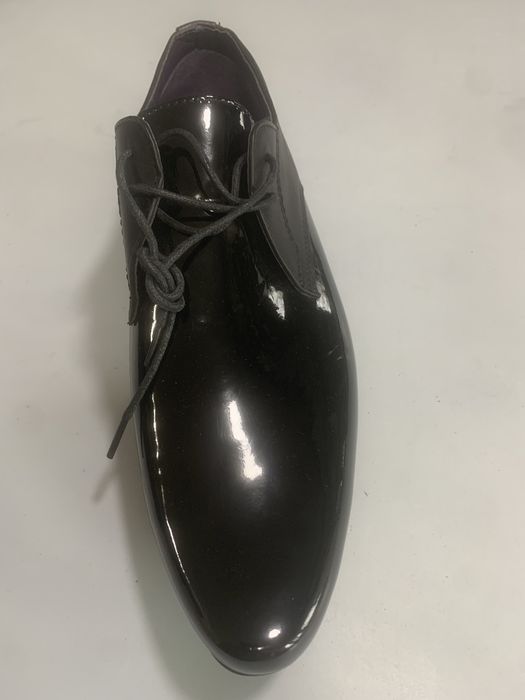 Черные мужские туфли